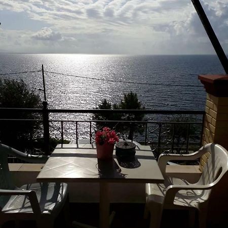 Sol E Mar Sea Side View Guesthouse Perama  Exterior photo