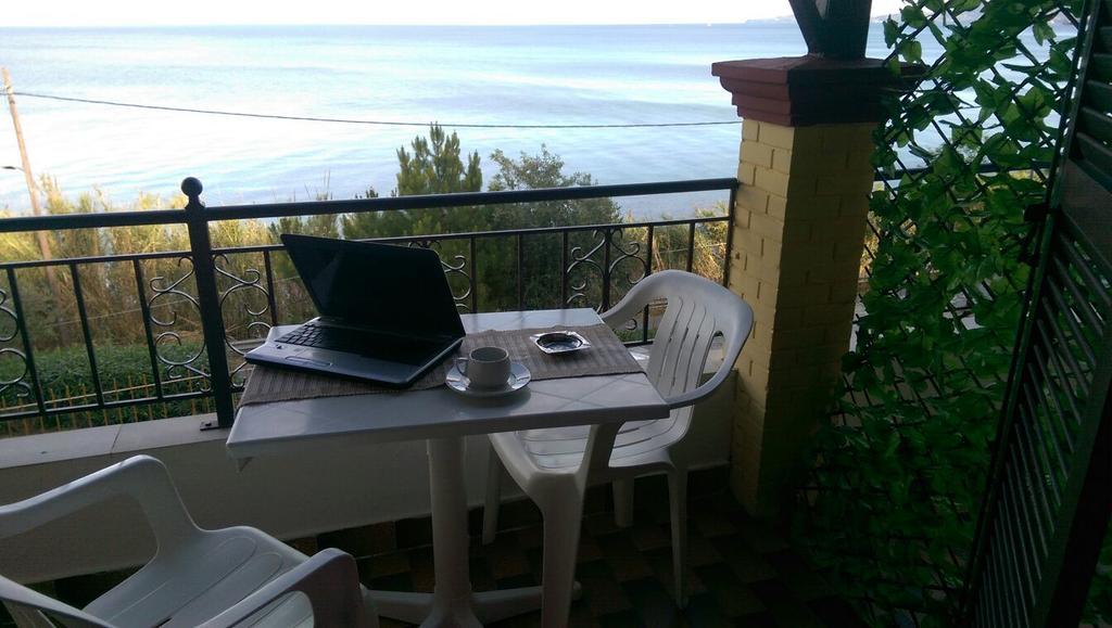Sol E Mar Sea Side View Guesthouse Perama  Exterior photo