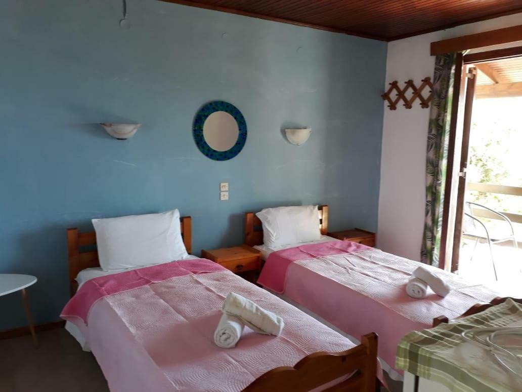 Sol E Mar Sea Side View Guesthouse Perama  Exterior photo